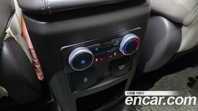 Ford Explorer (VI) 3.0 Platinum 4WD 2021 — фото 18