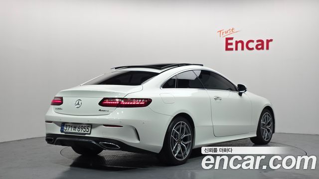 Mercedes-Benz E-Class (W213) E300d 4MATIC Coupe 2022 — фото 2