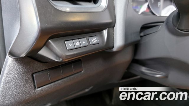 Lexus UX250h 2.0 2WD 2019 — фото 15