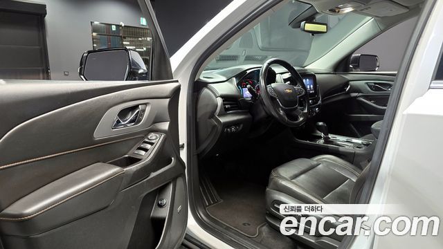 Chevrolet Traverse 3.6 AWD LT Leather Premium 2020 — фото 11