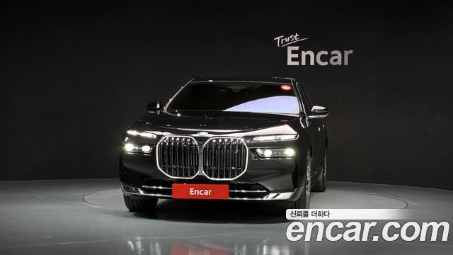 BMW i7 (G70) xDrive 60 Design Pure Excellence 2023 — фото 3