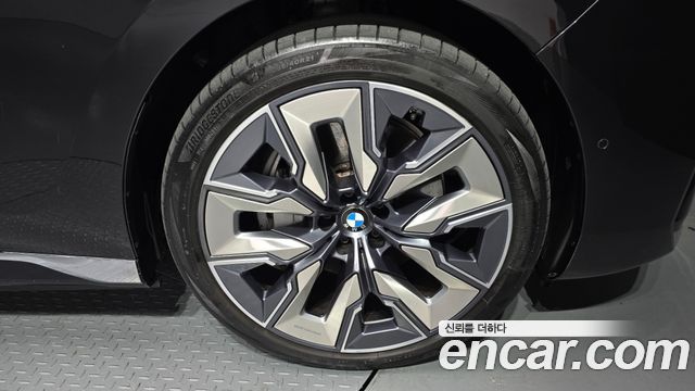 BMW i7 (G70) xDrive 60 Design Pure Excellence 2023 — фото 5
