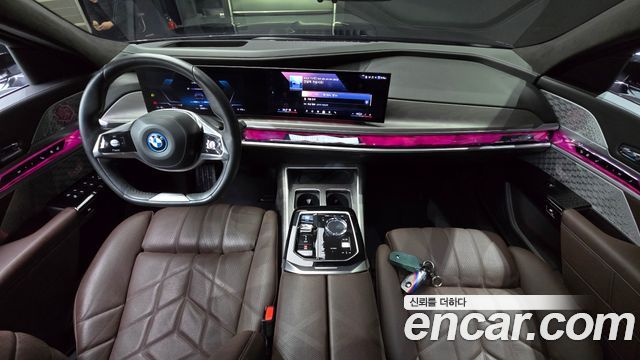 BMW i7 (G70) xDrive 60 Design Pure Excellence 2023 — фото 7