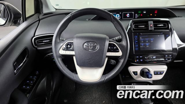 Toyota Prius Prime 1.8 2018 — фото 17