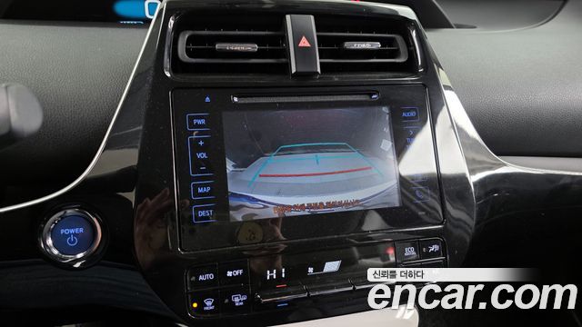 Toyota Prius Prime 1.8 2018 — фото 19