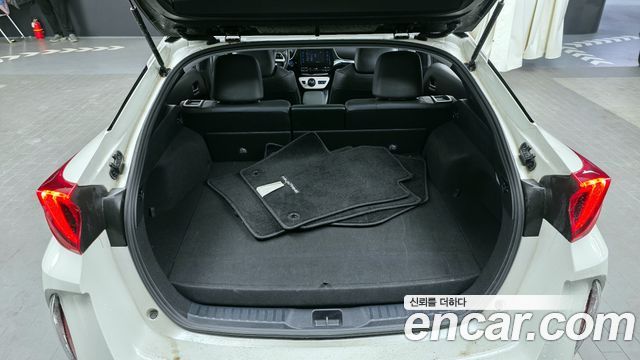 Toyota Prius Prime 1.8 2018 — фото 24