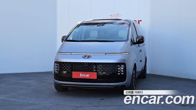 Hyundai Staria 4WD Lounge 9-Seater Inspiration 2023 — фото 3