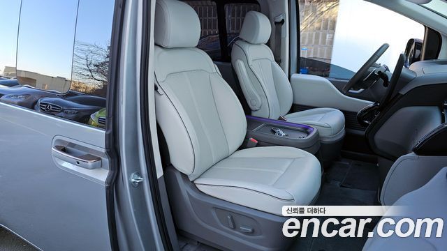 Hyundai Staria 4WD Lounge 9-Seater Inspiration 2023 — фото 10
