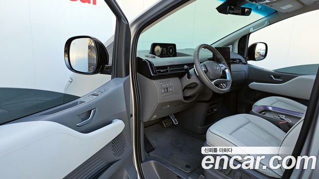 Hyundai Staria 4WD Lounge 9-Seater Inspiration 2023 — фото 11