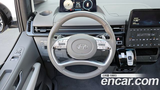 Hyundai Staria 4WD Lounge 9-Seater Inspiration 2023 — фото 13