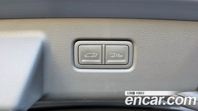 Hyundai Staria 4WD Lounge 9-Seater Inspiration 2023 — фото 19