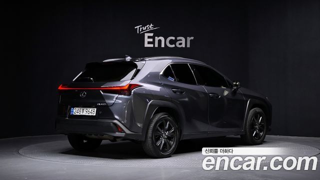 Lexus UX300h 2.0 2WD 2025 — фото 2