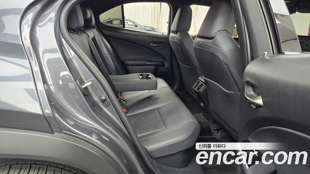 Lexus UX300h 2.0 2WD 2025 — фото 12