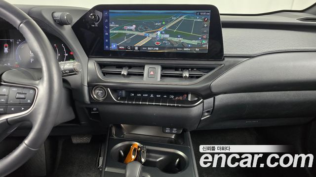 Lexus UX300h 2.0 2WD 2025 — фото 14