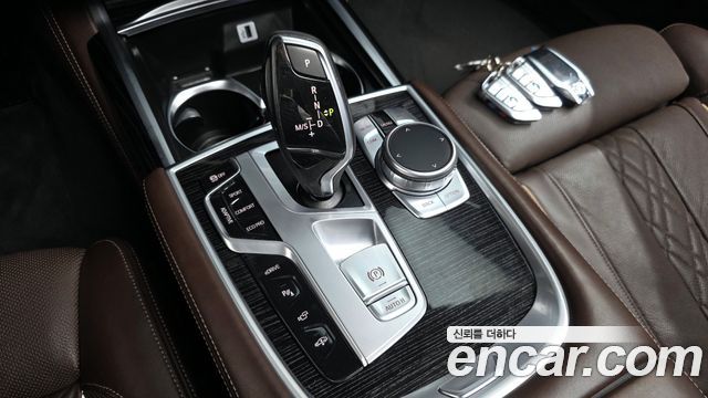 BMW 7 Series (G11) 740e iPerformance M Sport 2017 — фото 9
