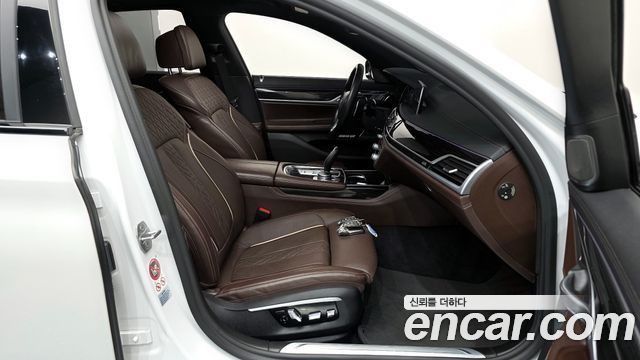 BMW 7 Series (G11) 740e iPerformance M Sport 2017 — фото 11