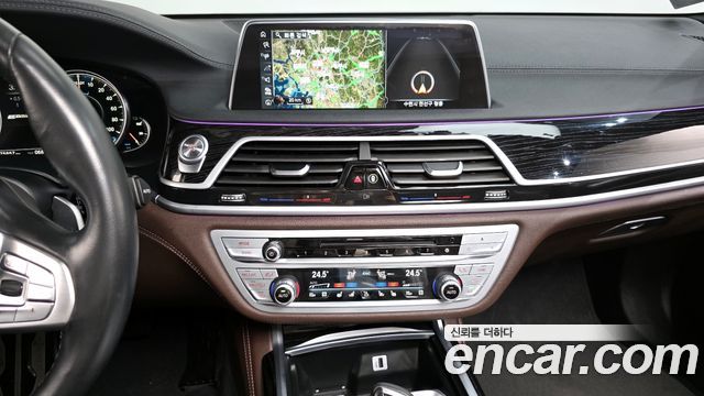 BMW 7 Series (G11) 740e iPerformance M Sport 2017 — фото 14
