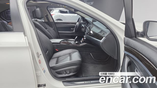 BMW 5 Series (F10) 520d 2011 — фото 10
