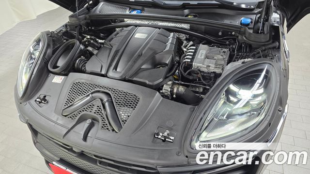 Porsche Macan 2.9 S 2023 — фото 6