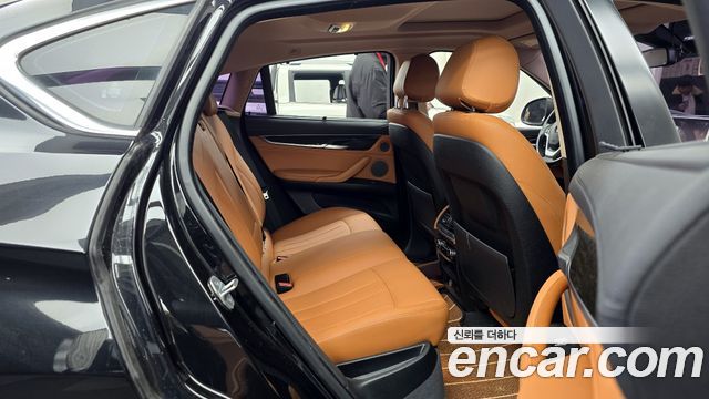 BMW X6 (F16) xDrive 30d 2017 — фото 12