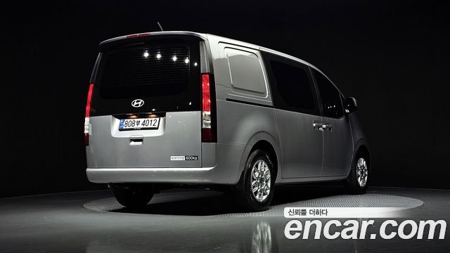 Hyundai Staria HEV 1.6 Cargo 5-Seater Modern 2025 — фото 2