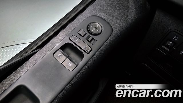Hyundai Staria HEV 1.6 Cargo 5-Seater Modern 2025 — фото 16