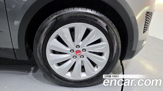 Jaguar E-PACE P250 SE 2018 — фото 5