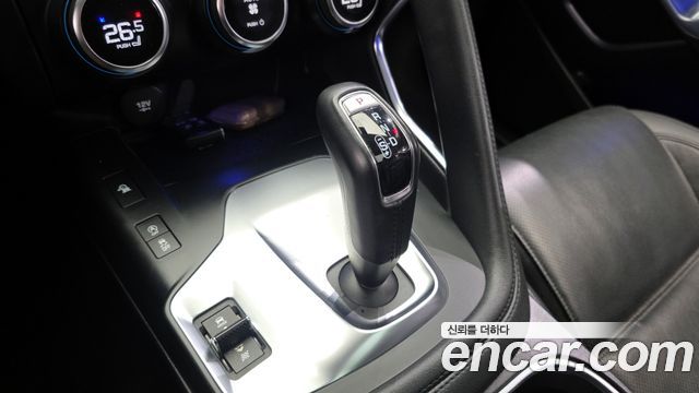 Jaguar E-PACE P250 SE 2018 — фото 9
