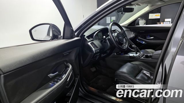 Jaguar E-PACE P250 SE 2018 — фото 10