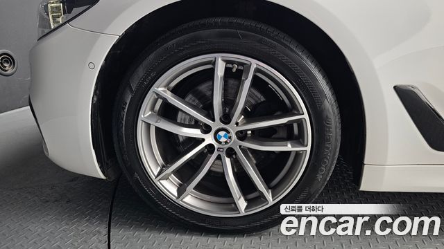BMW 5 Series (G30) 520d xDrive M Sport Package Plus 2017 — фото 5