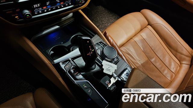 BMW 5 Series (G30) 520d xDrive M Sport Package Plus 2017 — фото 9
