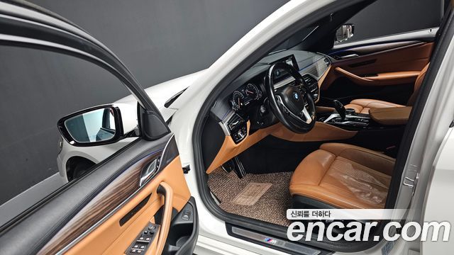 BMW 5 Series (G30) 520d xDrive M Sport Package Plus 2017 — фото 10