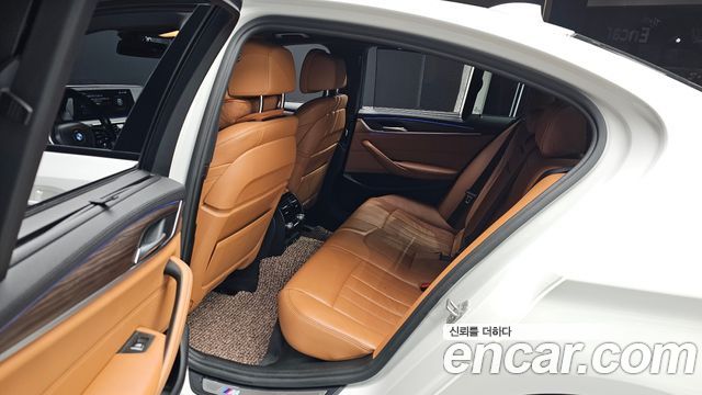 BMW 5 Series (G30) 520d xDrive M Sport Package Plus 2017 — фото 11