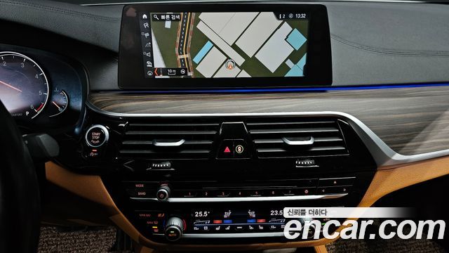 BMW 5 Series (G30) 520d xDrive M Sport Package Plus 2017 — фото 14