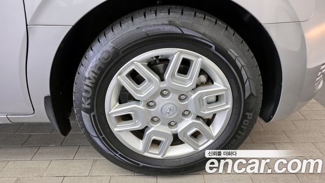 Hyundai Staria L3.5 Cargo 5-Seater Modern 2023 — фото 5