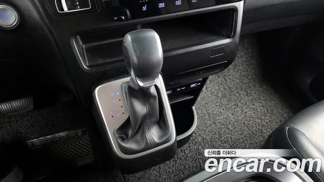 Hyundai Staria L3.5 Cargo 5-Seater Modern 2023 — фото 9