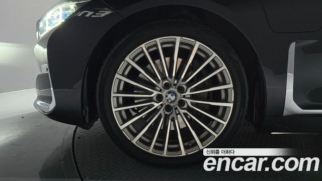 BMW 7 Series (G11) 745Le iPerformance Design Pure Excellence 2021 — фото 5