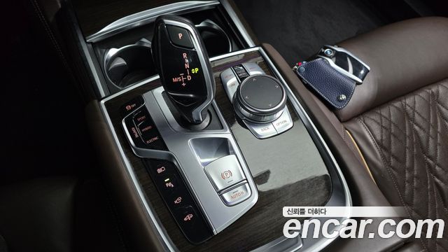 BMW 7 Series (G11) 745Le iPerformance Design Pure Excellence 2021 — фото 9