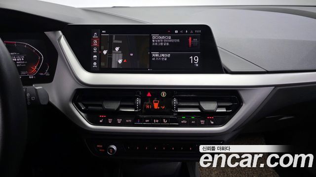 BMW 1 Series (F40) 118d Joy 2021 — фото 15