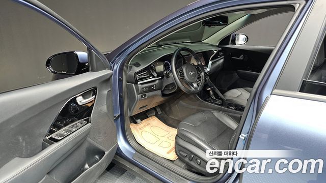 Kia Niro 1.6 HEV Prestige 2021 — фото 10