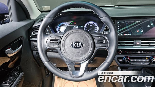 Kia Niro 1.6 HEV Prestige 2021 — фото 15