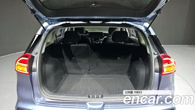 Kia Niro 1.6 HEV Prestige 2021 — фото 20