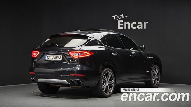 Maserati Levante 3.0 S AWD GranLusso 2020 — фото 2