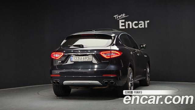 Maserati Levante 3.0 S AWD GranLusso 2020 — фото 4