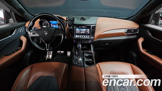 Maserati Levante 3.0 S AWD GranLusso 2020 — фото 7
