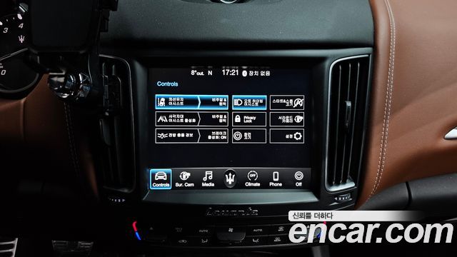 Maserati Levante 3.0 S AWD GranLusso 2020 — фото 17