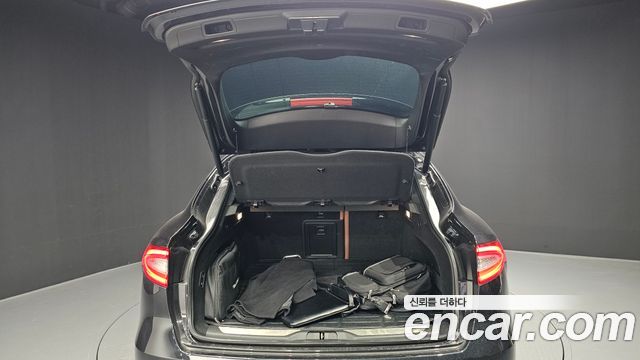 Maserati Levante 3.0 S AWD GranLusso 2020 — фото 20