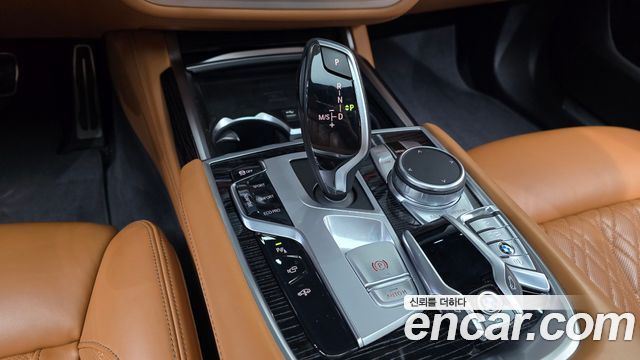 BMW 7 Series (G11) 740Li xDrive M Sport Package 2022 — фото 9