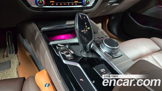 BMW 5 Series (G30) 520i M Sport 2020 — фото 9