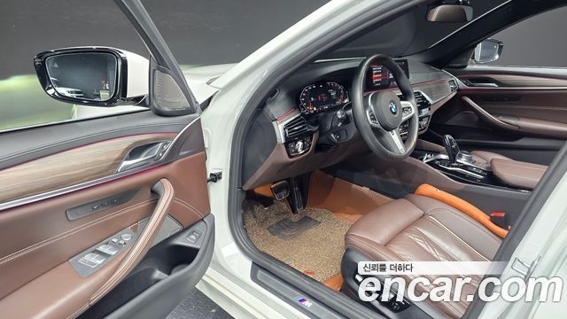 BMW 5 Series (G30) 520i M Sport 2020 — фото 15